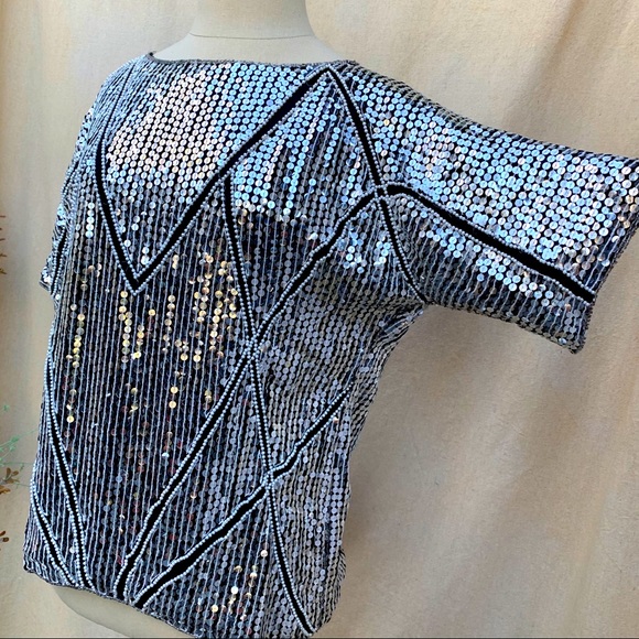 VINTAGE Silver Sequin Bead Metallic Disco Ball Top - Picture 2 of 9